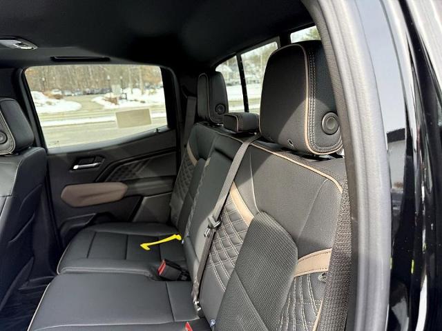 2025 GMC Canyon Vehicle Photo in CHICOPEE, MA 01020-5001
