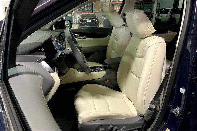 2025 Cadillac XT6 Vehicle Photo in KANSAS CITY, MO 64114-4545