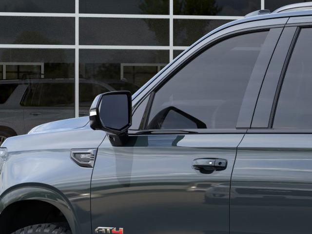 2025 GMC Yukon XL Vehicle Photo in TOPEKA, KS 66609-0000
