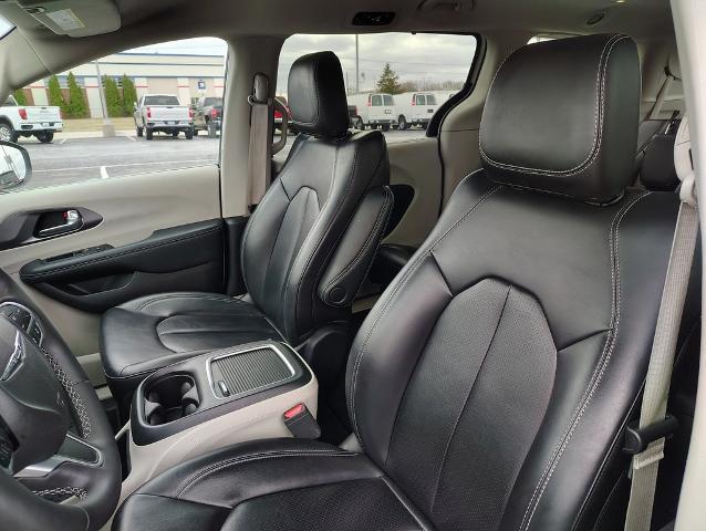2023 Chrysler Pacifica Vehicle Photo in GREEN BAY, WI 54304-5303