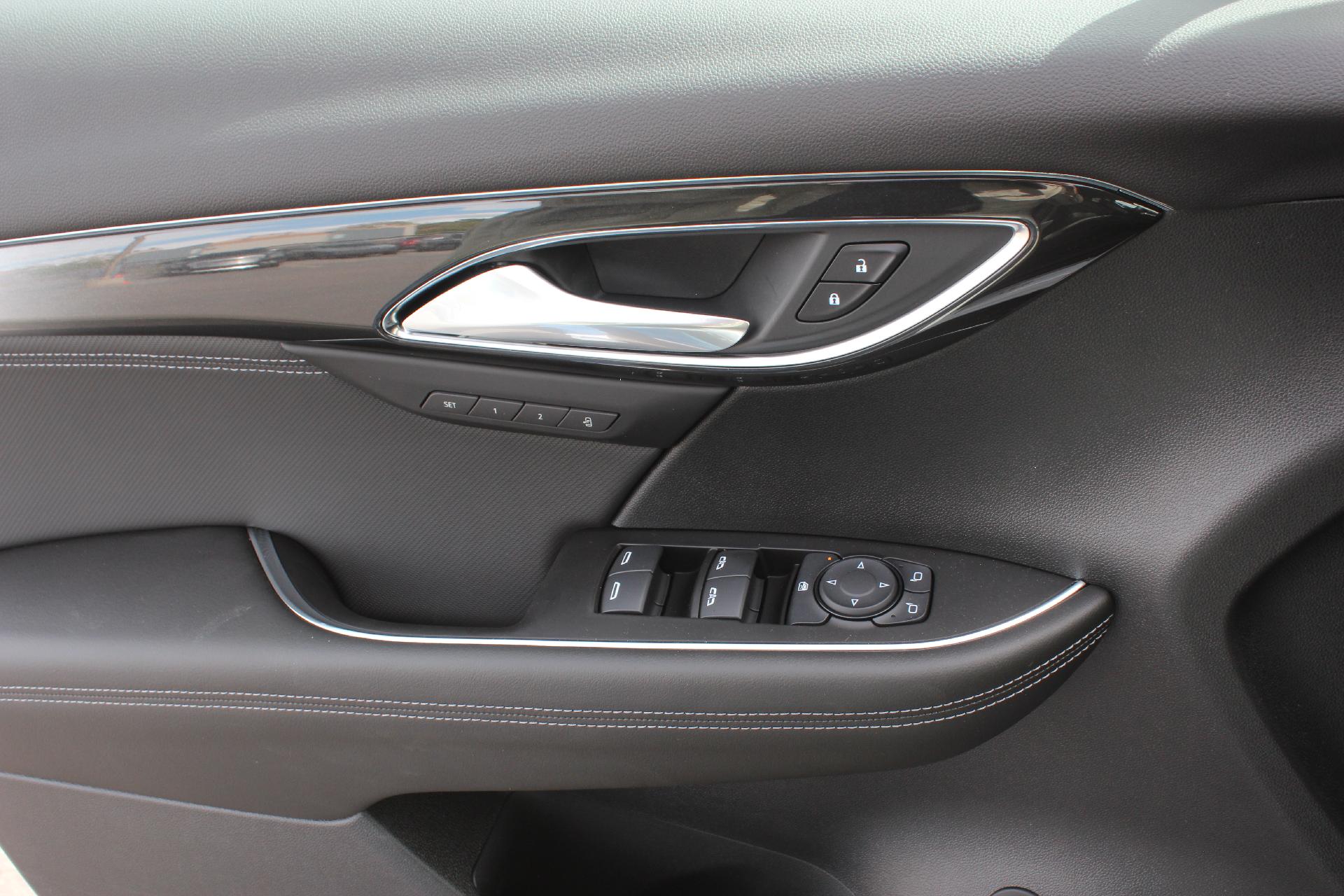 2025 Buick Envision Vehicle Photo in AURORA, CO 80012-4011