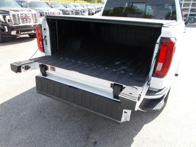 2023 GMC Sierra 1500 Vehicle Photo in LOWELL, MA 01852-4336