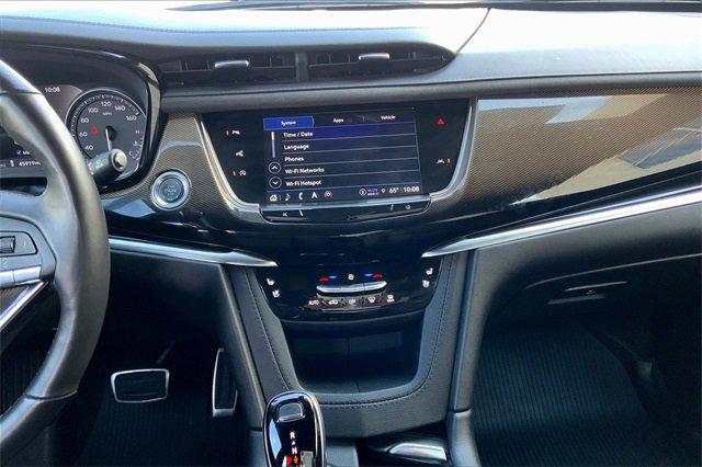 2024 Cadillac XT6 Vehicle Photo in TOPEKA, KS 66609-0000