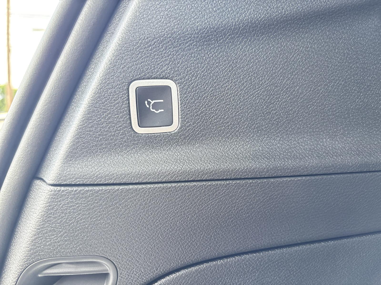 2025 Chrysler Voyager Vehicle Photo in Mechanicsburg, PA 17050-1707