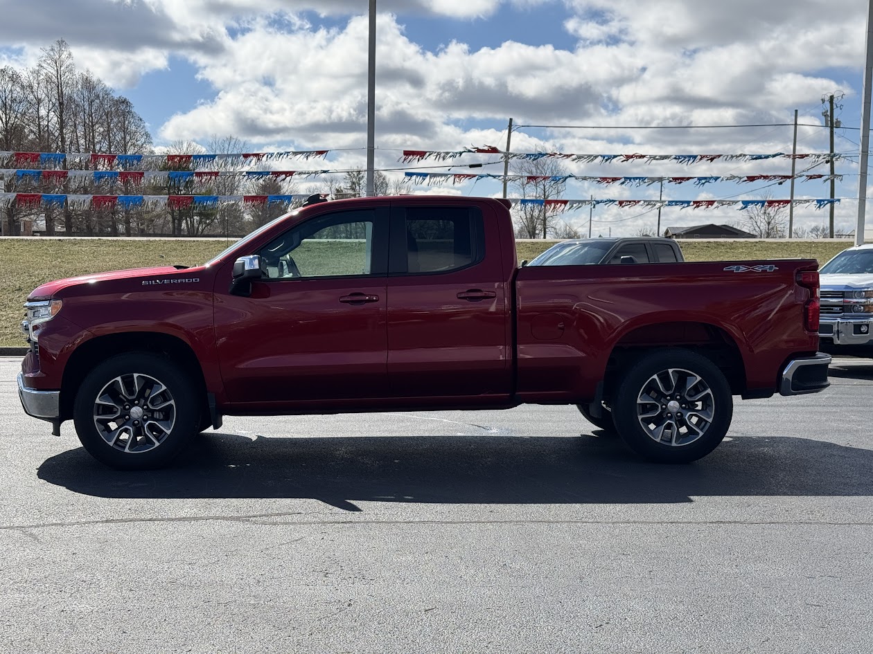 2022 Chevrolet Silverado 1500 Vehicle Photo in BOONVILLE, IN 47601-9633