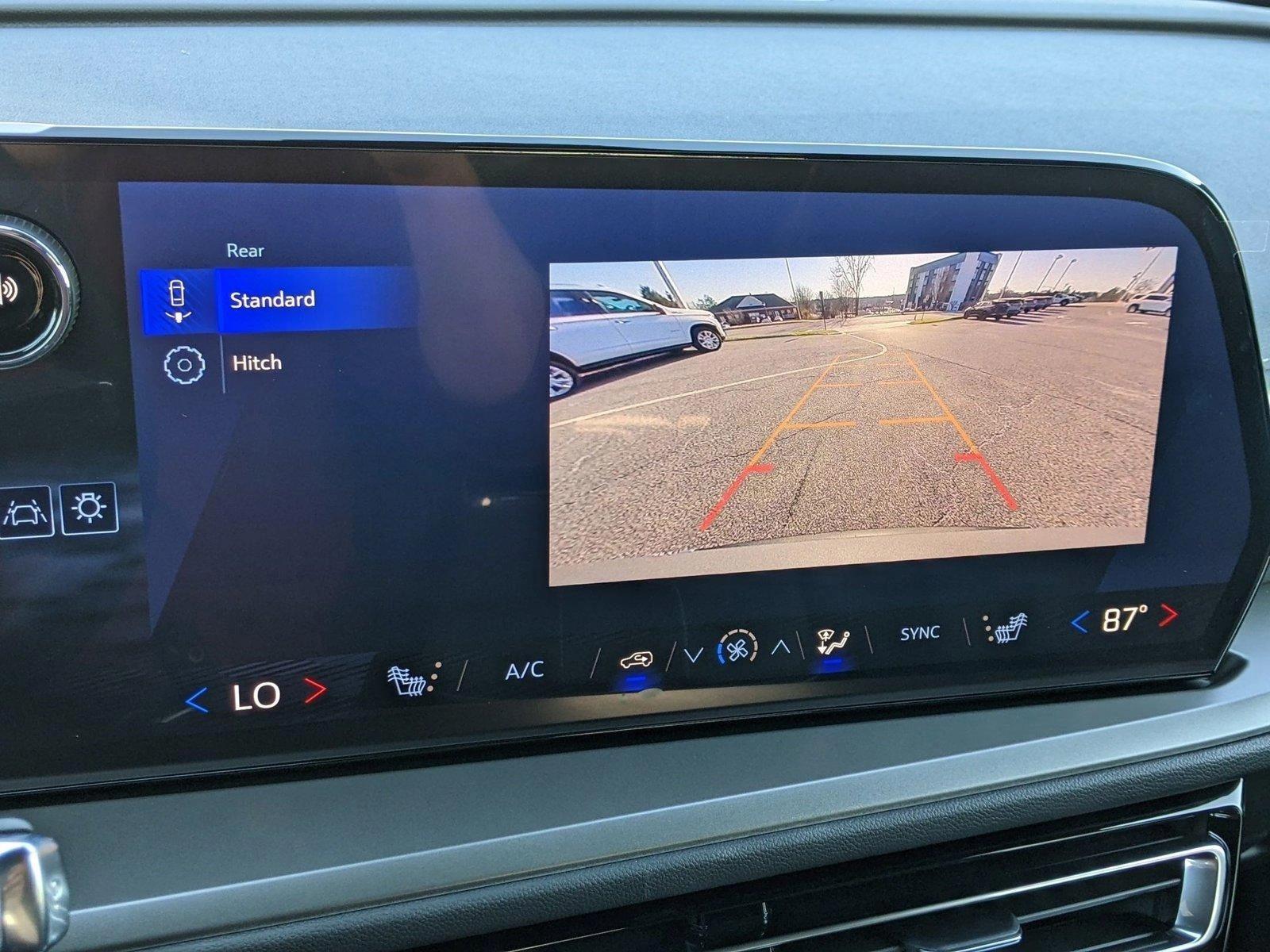 2025 Chevrolet Traverse Vehicle Photo in TIMONIUM, MD 21093-2300
