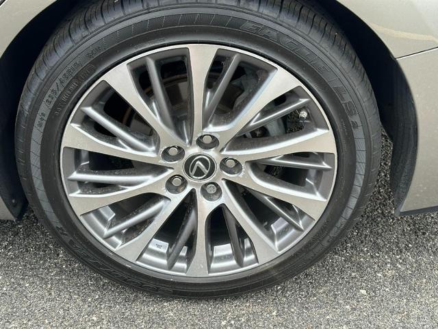 2020 Lexus ES 350 Vehicle Photo in COLUMBIA, MO 65203-3903