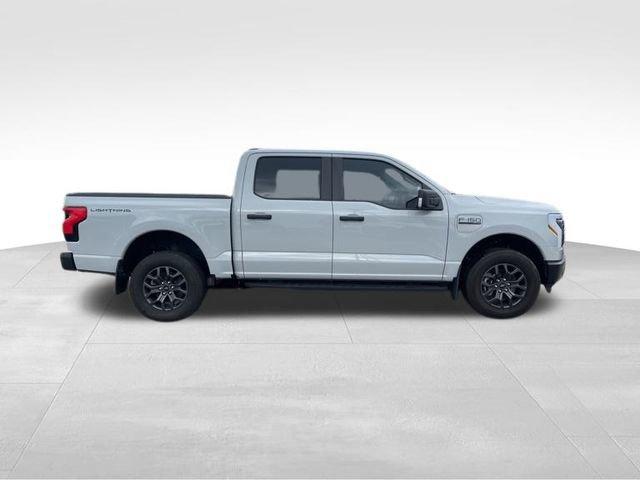 2023 Ford F-150 Lightning Vehicle Photo in MEDINA, OH 44256-9631