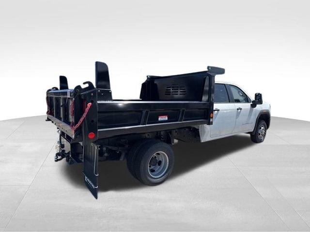 2025 GMC Sierra 3500 HD Chassis Cab Vehicle Photo in MEDINA, OH 44256-9631