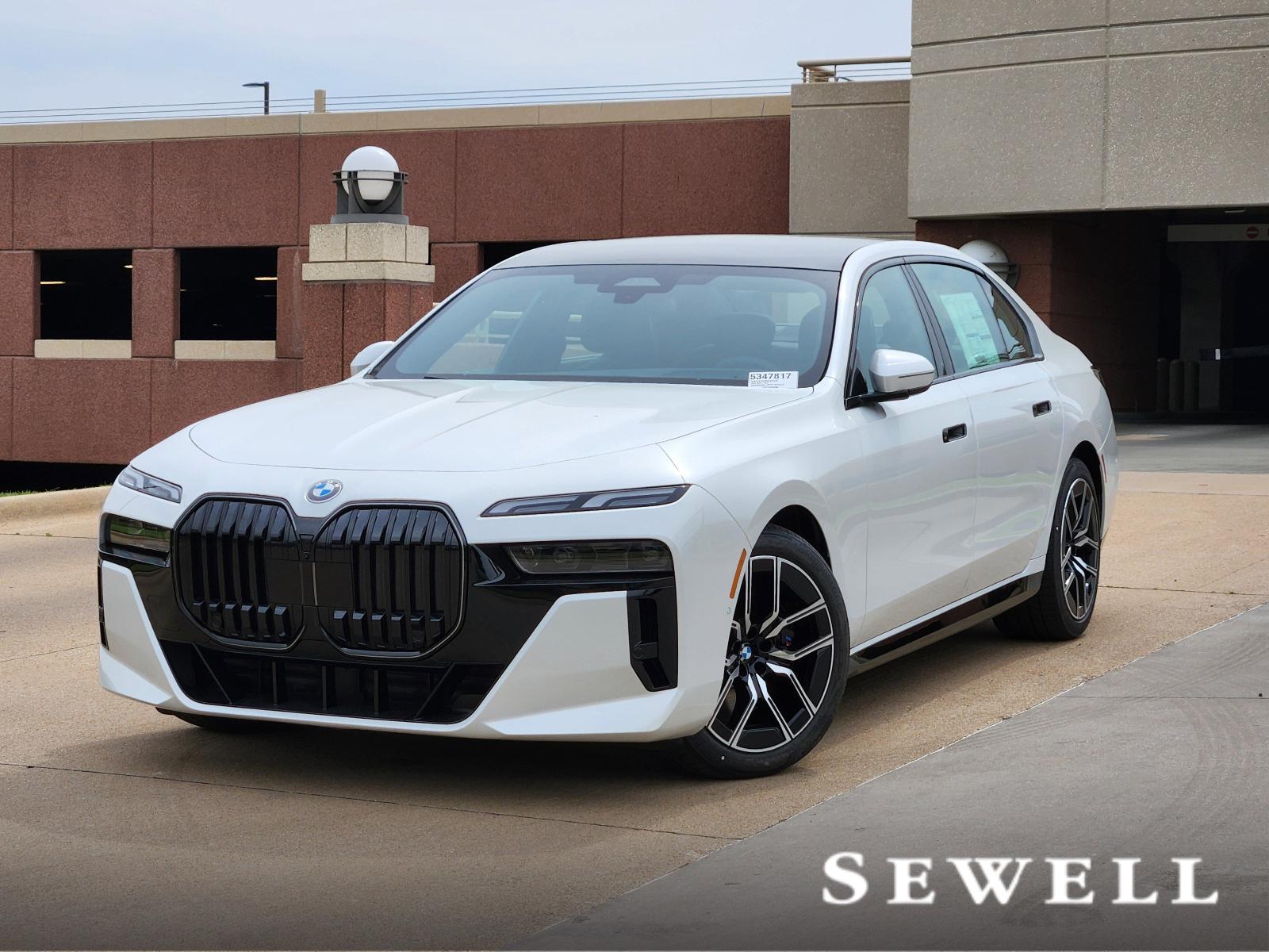 2025 BMW 740i xDrive Vehicle Photo in PLANO, TX 75024