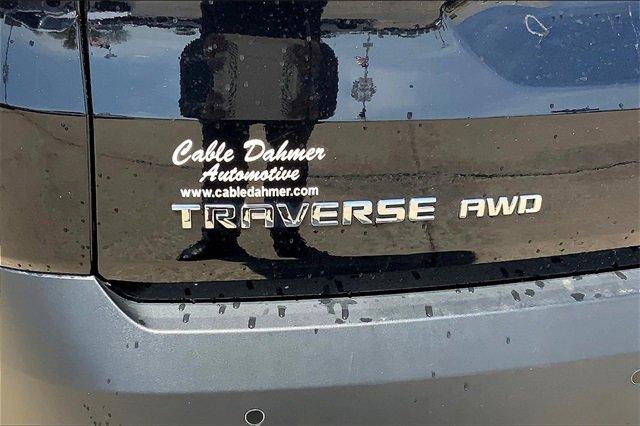 2022 Chevrolet Traverse Vehicle Photo in TOPEKA, KS 66609-0000
