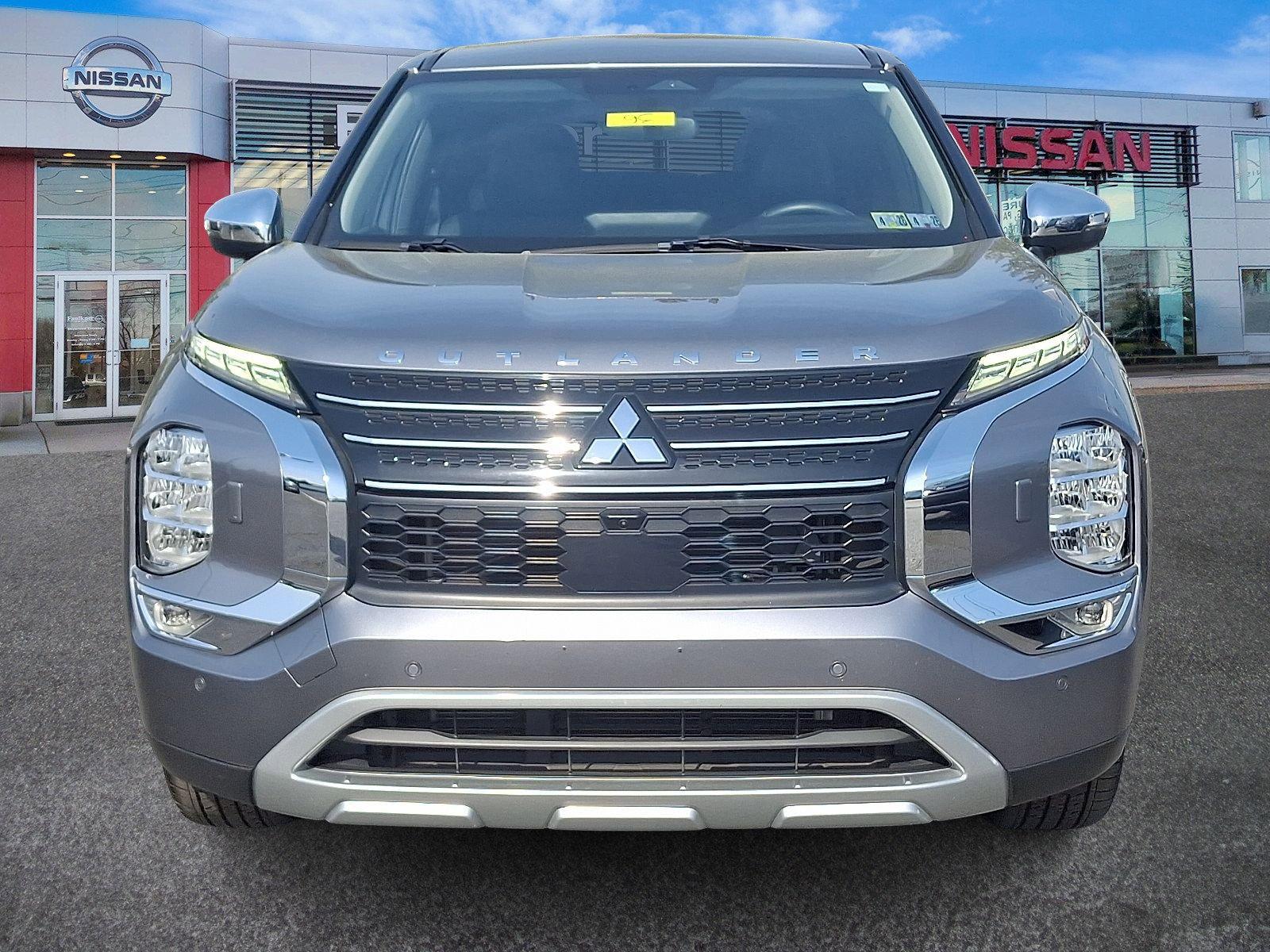 Used 2022 Mitsubishi Outlander SE with VIN JA4J4UA85NZ038339 for sale in Harrisburg, PA