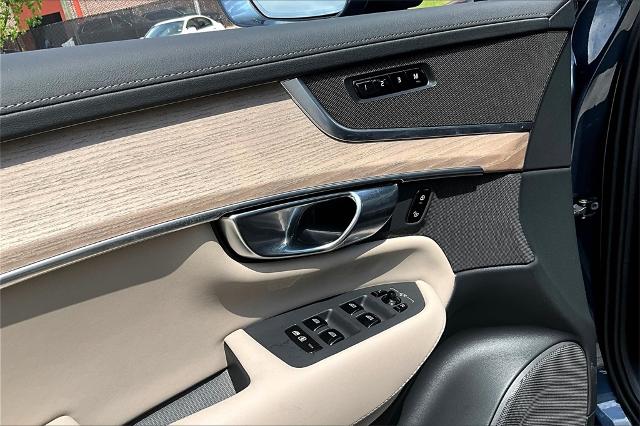 2025 Volvo XC90 Vehicle Photo in Houston, TX 77007
