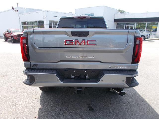 2025 GMC Sierra 2500 HD Vehicle Photo in LOWELL, MA 01852-4336