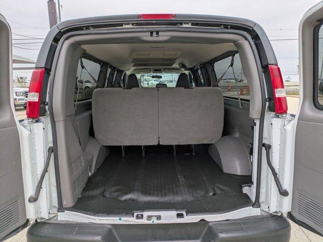 2022 Chevrolet Express Passenger 3500 Vehicle Photo in SELMA, TX 78154-1460