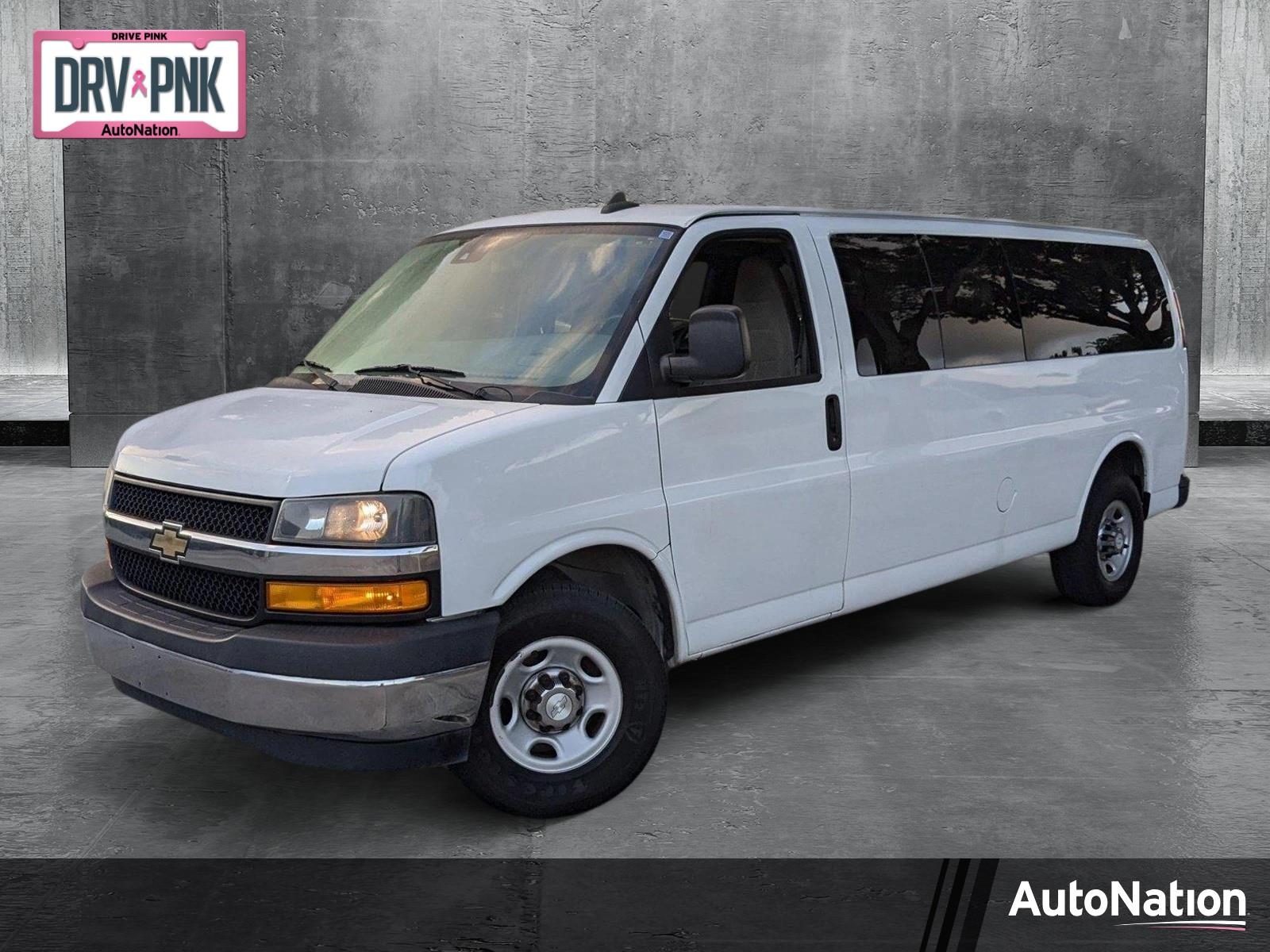 2019 Chevrolet Express Passenger Vehicle Photo in PEMBROKE PINES, FL 33024-6534