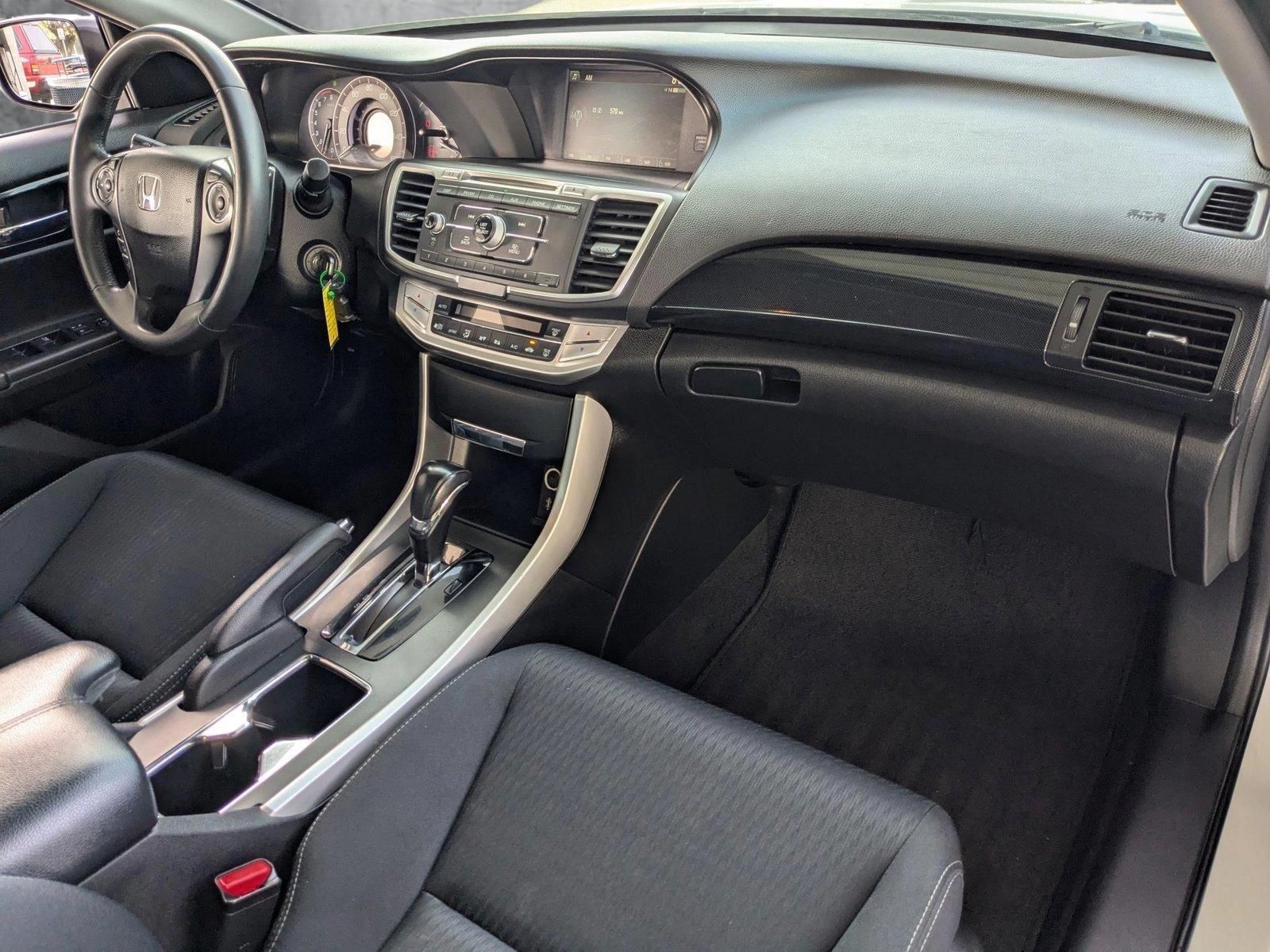 2015 Honda Accord Sedan Vehicle Photo in VALENCIA, CA 91355-1705