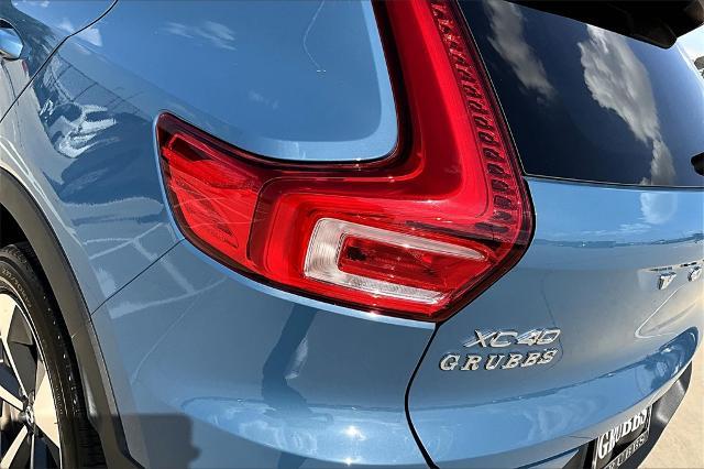 2023 Volvo XC40 Vehicle Photo in Grapevine, TX 76051