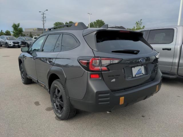 2025 Subaru Outback Vehicle Photo in Green Bay, WI 54304
