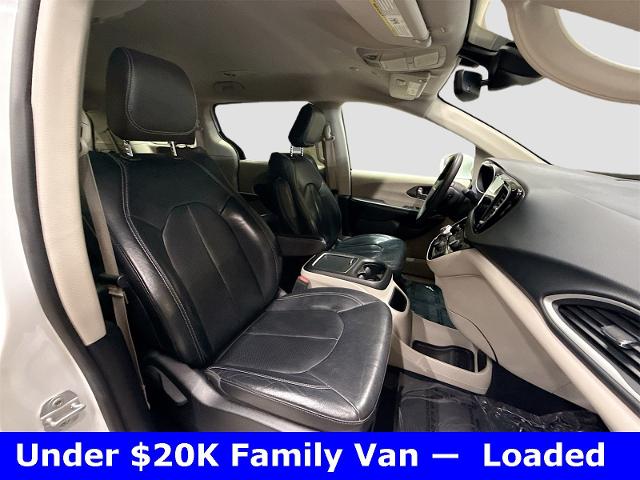 2022 Chrysler Pacifica Vehicle Photo in EVERETT, WA 98203-5662