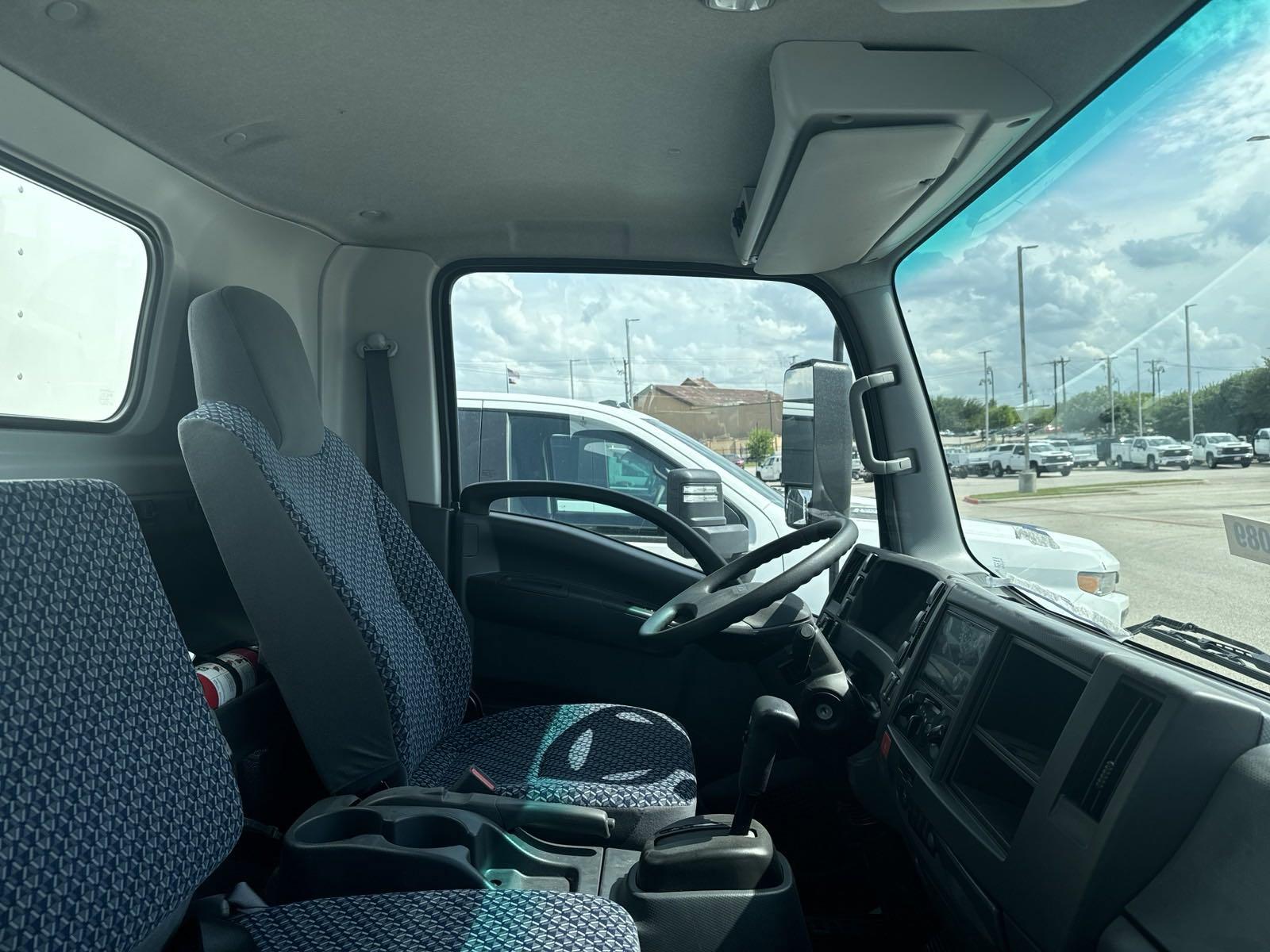 2025 Chevrolet Low Cab Forward 5500 XG Vehicle Photo in GEORGETOWN, TX 78626-7508