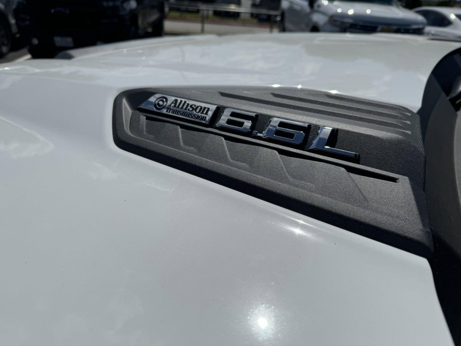 2024 Chevrolet Silverado 3500 HD Chassis Cab Vehicle Photo in GEORGETOWN, TX 78626-7508