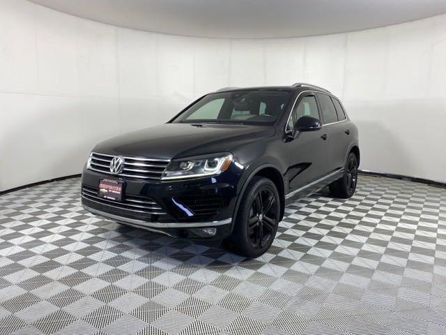 2017 Volkswagen Touareg Vehicle Photo in MEDINA, OH 44256-9001