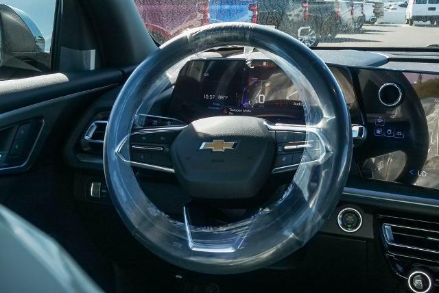 2025 Chevrolet Traverse Vehicle Photo in VENTURA, CA 93003-8585