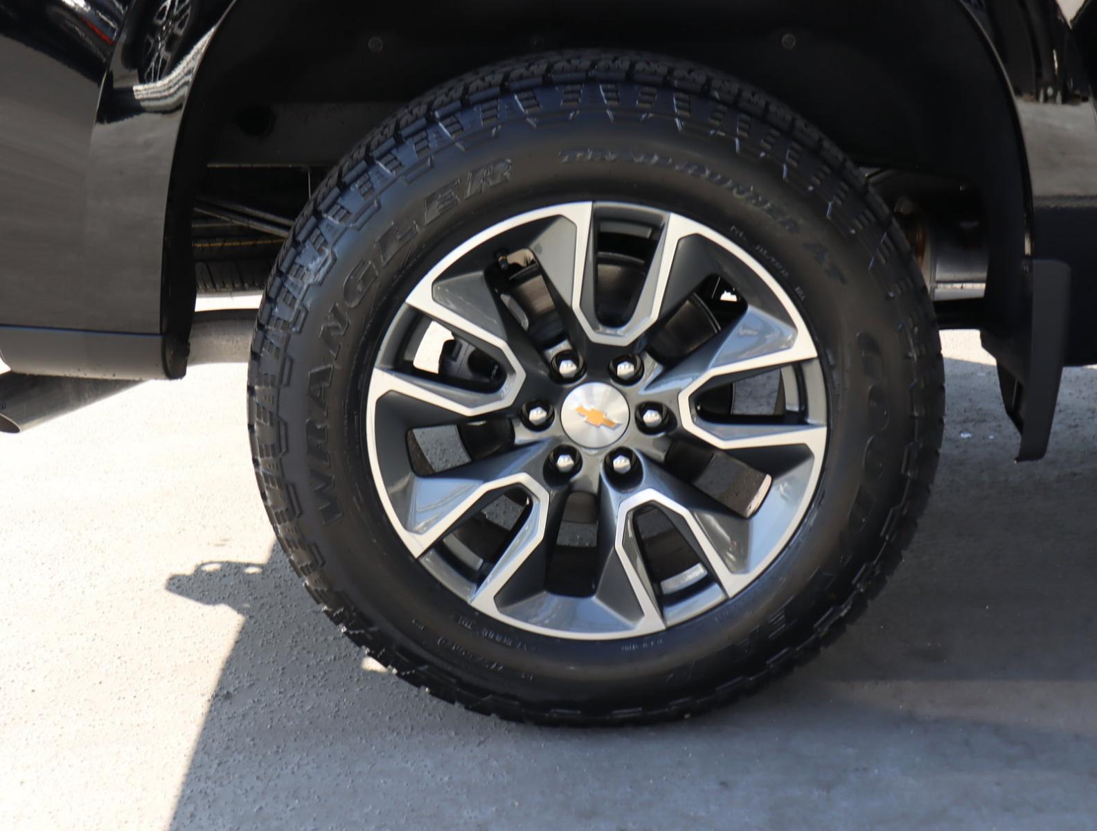 2025 Chevrolet Silverado 1500 Vehicle Photo in LOS ANGELES, CA 90007-3794