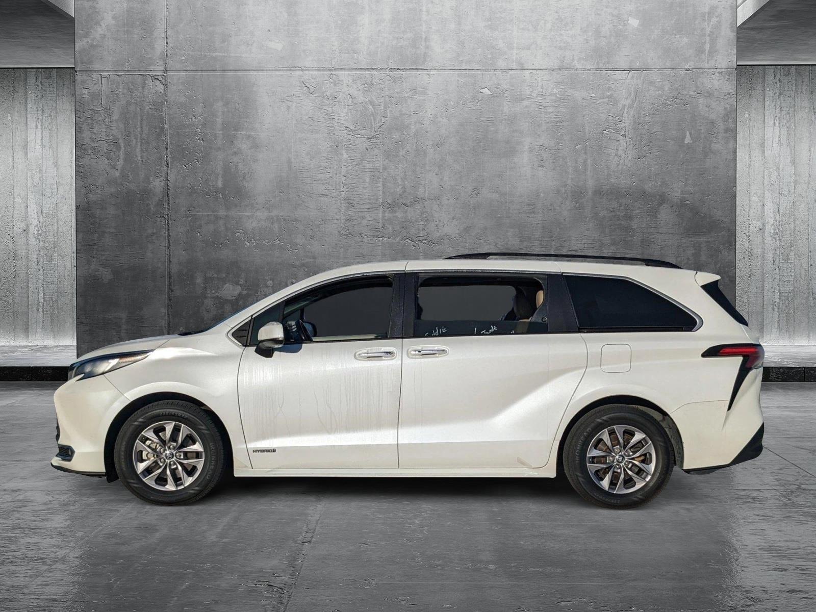 2021 Toyota Sienna Vehicle Photo in Davie, FL 33331