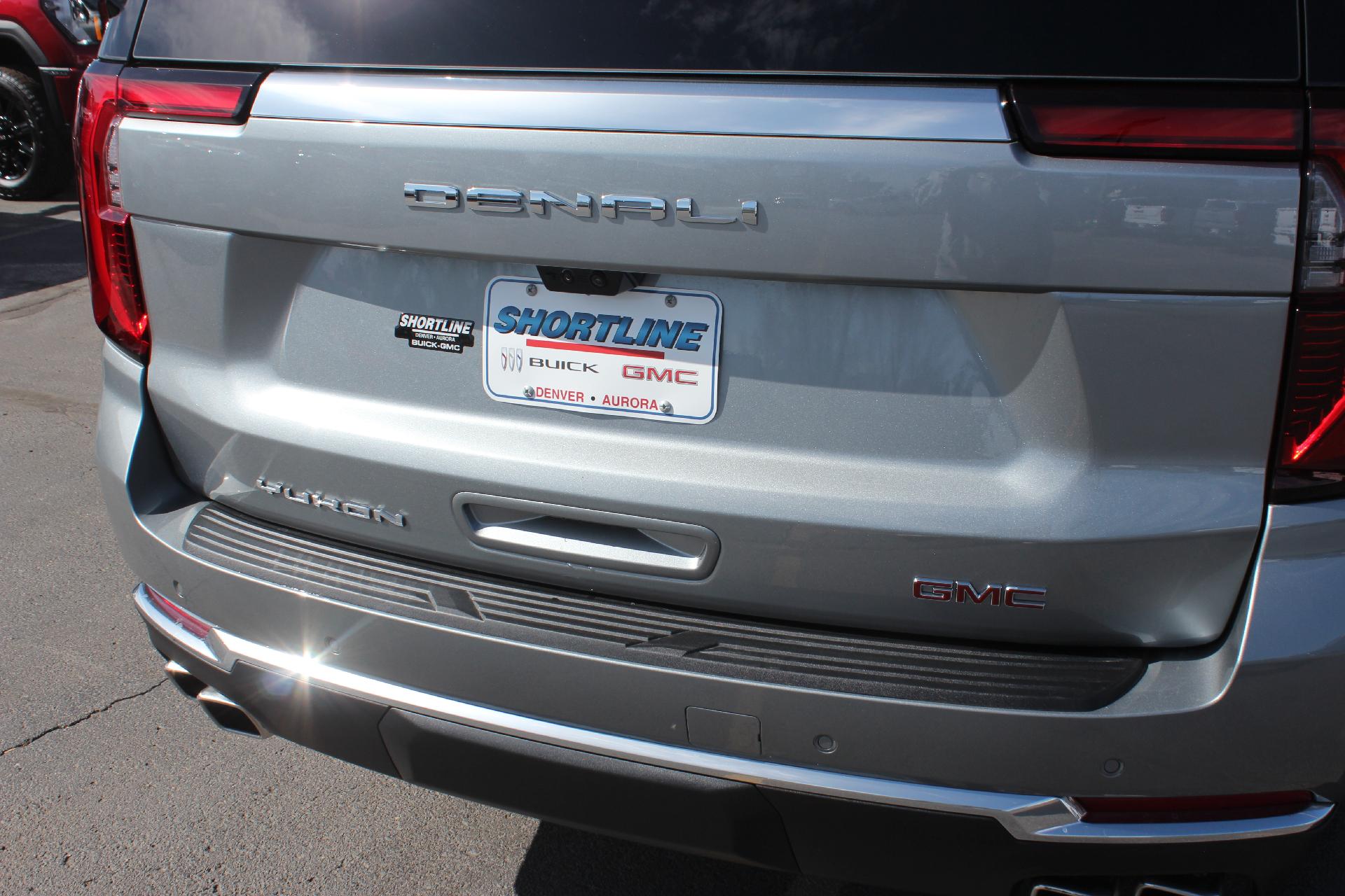 2025 GMC Yukon XL Vehicle Photo in AURORA, CO 80012-4011