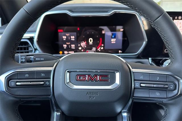 2025 GMC Canyon Vehicle Photo in ELK GROVE, CA 95757-8703