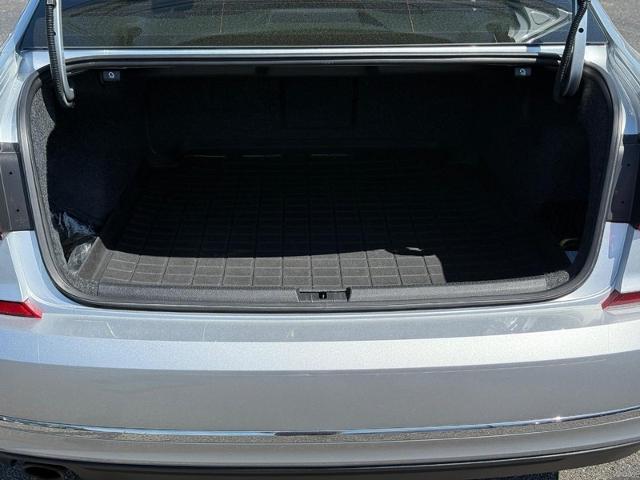 2016 Volkswagen Passat Vehicle Photo in COLUMBIA, MO 65203-3903