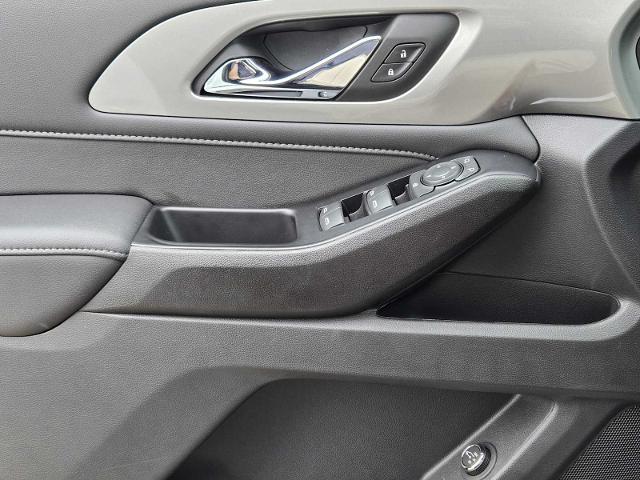 2022 Chevrolet Traverse Vehicle Photo in DENTON, TX 76210-9321