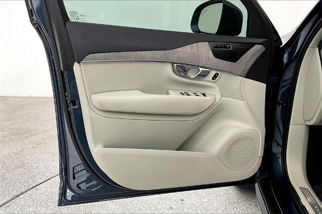2023 Volvo XC90 Vehicle Photo in Grapevine, TX 76051