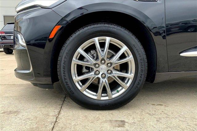 2022 Buick Enclave Vehicle Photo in TOPEKA, KS 66609-0000