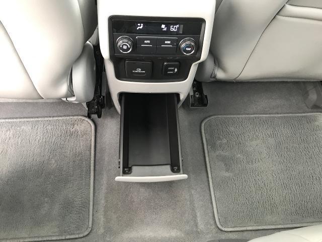 2017 GMC Acadia Vehicle Photo in GREEN BAY, WI 54303-3330