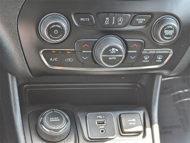 2023 Jeep Cherokee Vehicle Photo in AURORA, CO 80012-4011