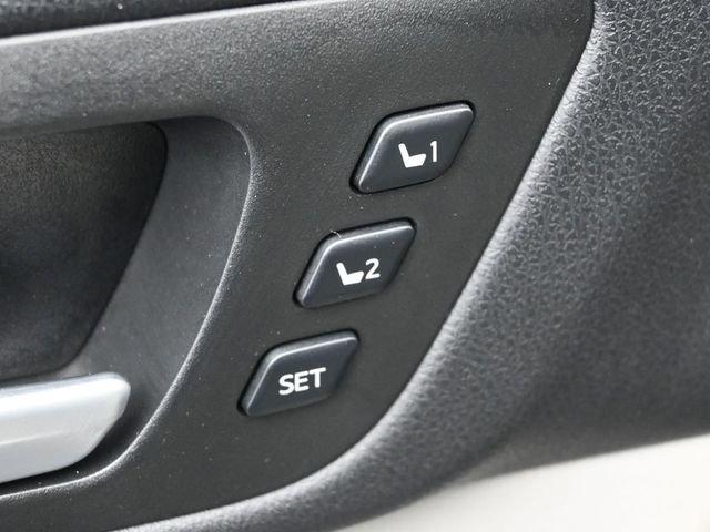 2016 Toyota Highlander Vehicle Photo in Marion, IA 52302