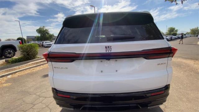 2025 Buick Enclave Vehicle Photo in GOODYEAR, AZ 85338-1310