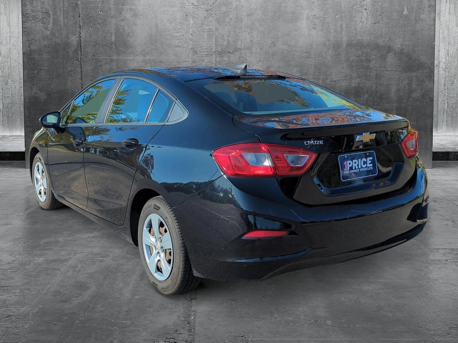 2018 Chevrolet Cruze Vehicle Photo in Memphis, TN 38133