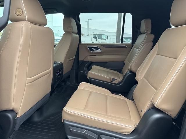 2021 Chevrolet Suburban Vehicle Photo in VENTURA, CA 93003-8585