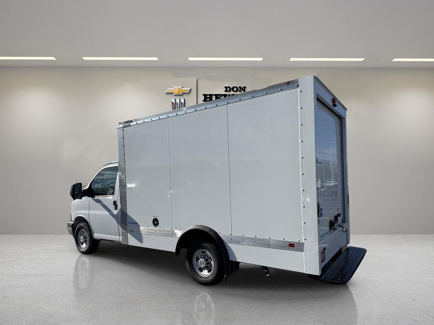 2024 Chevrolet Express Cutaway 3500 Vehicle Photo in GEORGETOWN, TX 78626-7508