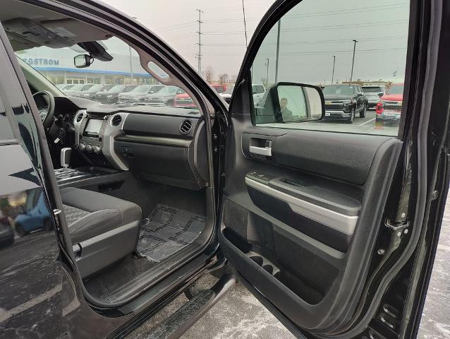 2018 Toyota Tundra 4WD Vehicle Photo in GREEN BAY, WI 54304-5303