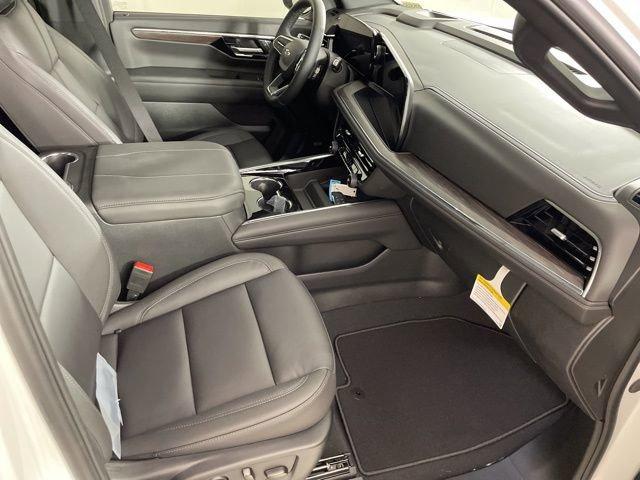 2025 Chevrolet Tahoe Vehicle Photo in PHOENIX, AZ 85014-3381