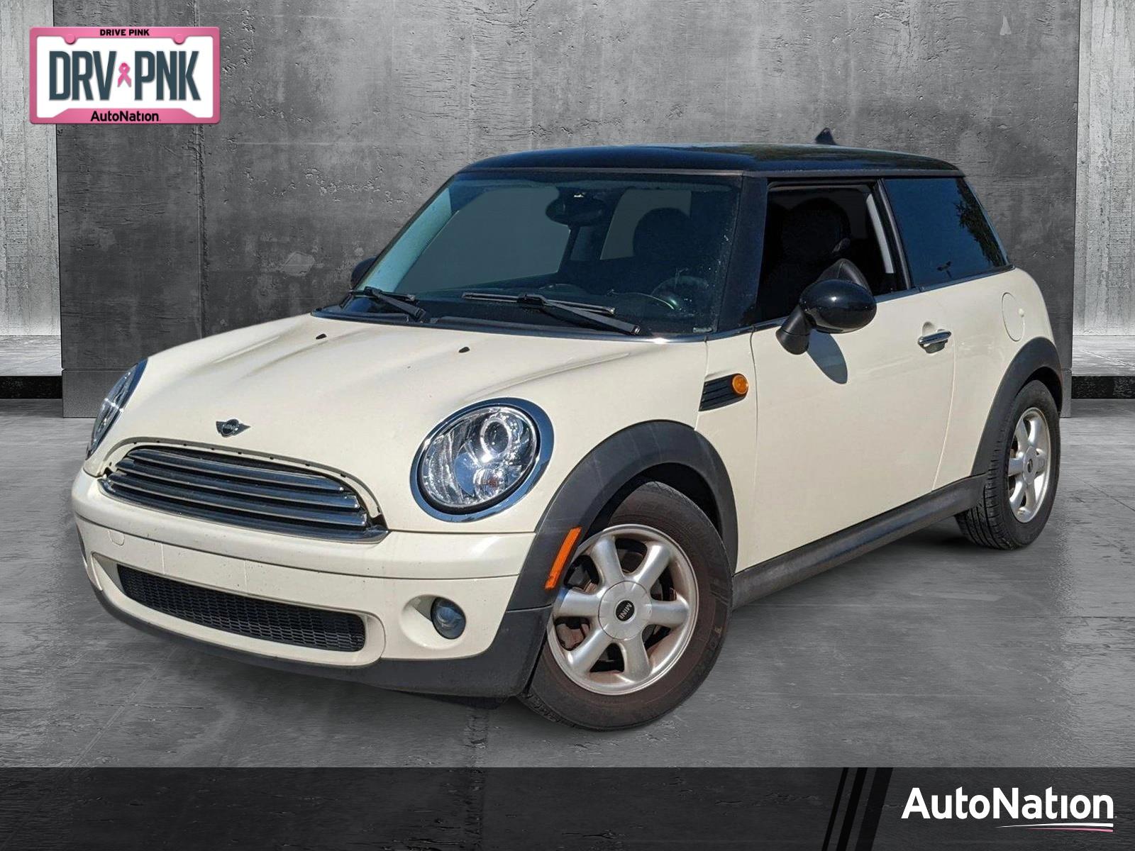 2009 MINI Cooper Hardtop 2 Door Vehicle Photo in Jacksonville, FL 32256