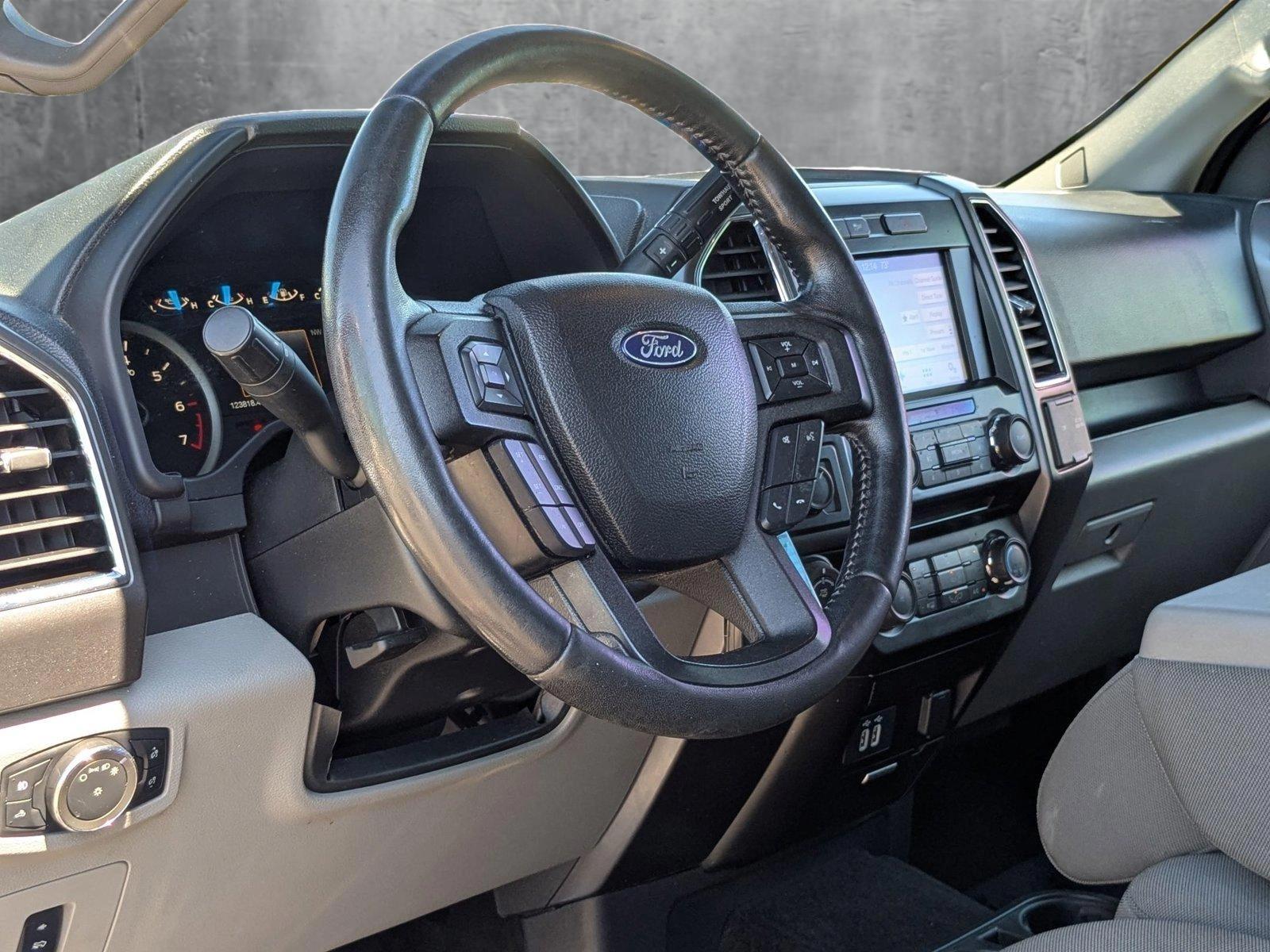 2017 Ford F-150 Vehicle Photo in St. Petersburg, FL 33713