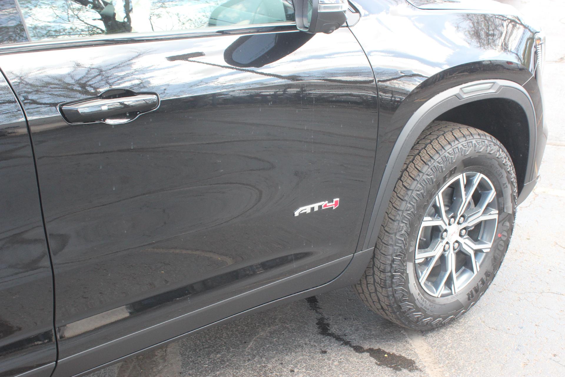 2025 GMC Acadia Vehicle Photo in AURORA, CO 80012-4011