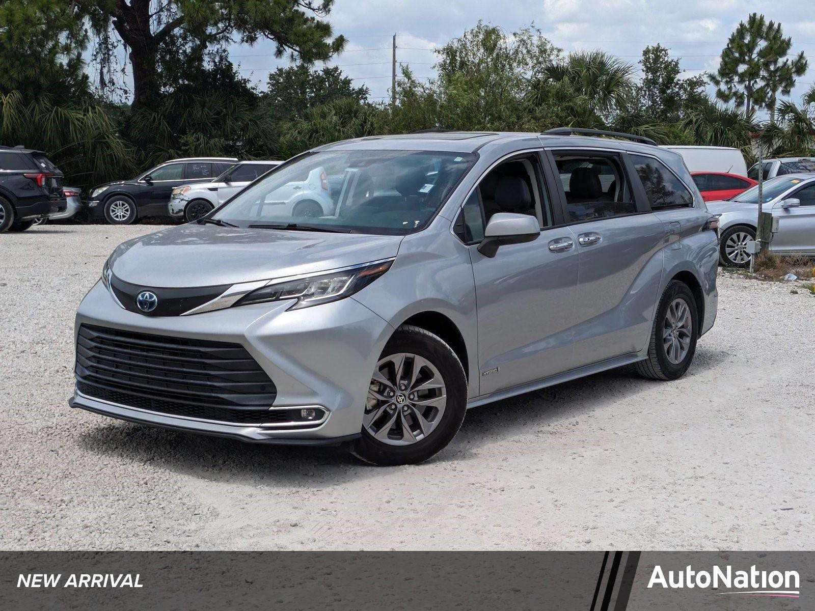 2021 Toyota Sienna Vehicle Photo in Bradenton, FL 34207