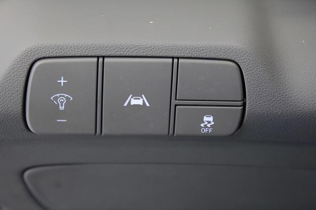 2022 Hyundai ELANTRA Vehicle Photo in Green Bay, WI 54304